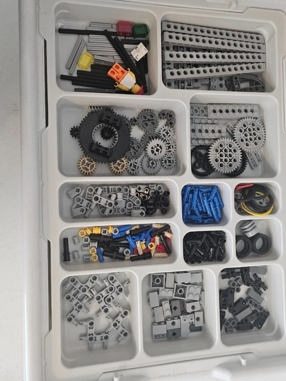 LEGO Education: Mindstorms NXT Education Base Set (9797) Missing 1 pc